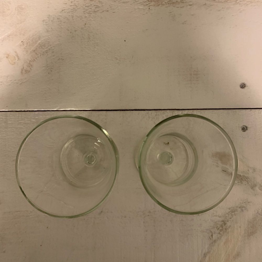 2 Cocktail Glasses   - Picture 4 of 4